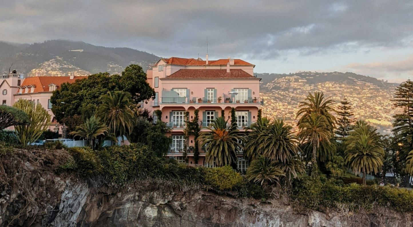 AL in Funchal: The Future of Short-Term Rentals