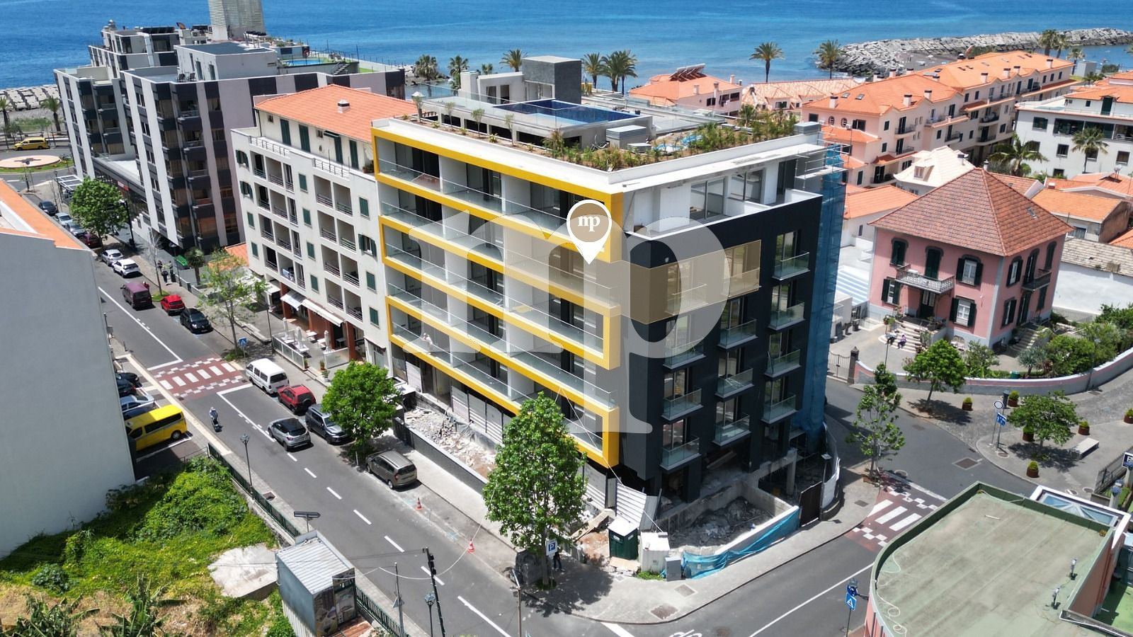 Modern 3-Bed Apartment in Ribeira Brava's Villa